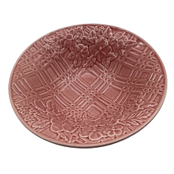 Bordallo Pinheiro Other - Bordallo Pinheiro Pink Bowl
